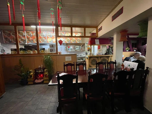 Asia-Kim Esslingen photo 6